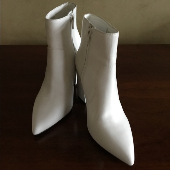 Gianni Bini Shoes - GIANNI BINI WHITE VISION - ARY BOOTS